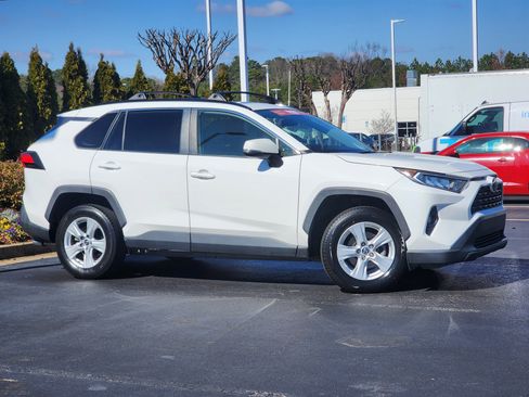 Used 2019 Toyota RAV4 XLE w/ Convenience Package image 3