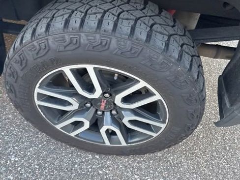 Used 2021 GMC Sierra 1500 AT4 w/ AT4 Value Package AWD/4WD image 5