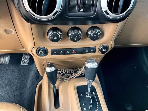 Used 2015 Jeep Wrangler Unlimited Sahara w/ Mopar Chrome Edition Group AWD/4WD image 24