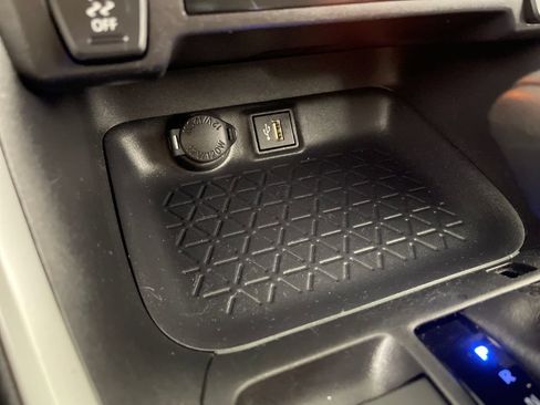 Certified 2025 Toyota RAV4 XLE AWD/4WD image 30