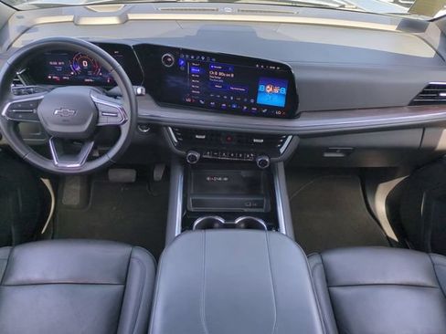 Used 2025 Chevrolet Tahoe Z71 AWD/4WD image 17