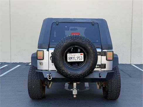 Used 2017 Jeep Wrangler Unlimited Sport w/ Quick Order Package 23S AWD/4WD image 5