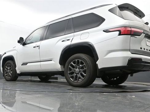 Used 2024 Toyota Sequoia Platinum image 10