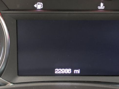 Used 2023 GMC Terrain SLE w/ Driver Convenience Package image 15