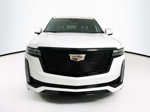 Used 2023 Cadillac Escalade ESV Sport Platinum w/ Heavy-Duty Trailer Package AWD/4WD image 2