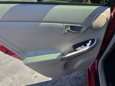 Used 2012 Toyota Prius Four image 21