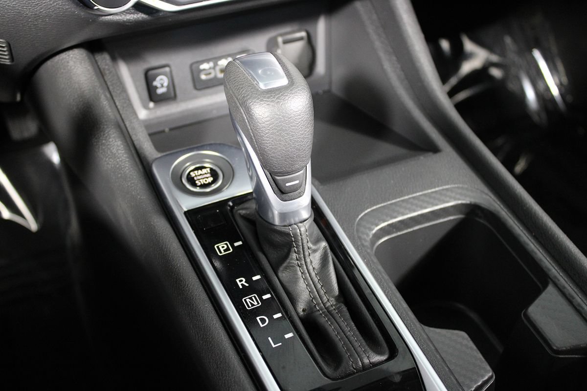 Used 2025 Nissan Sentra SV FWD image 13