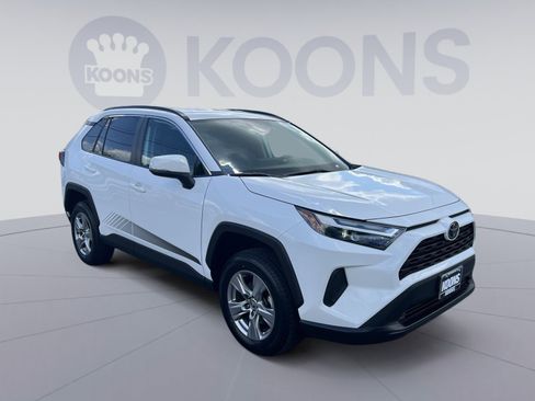 Used 2022 Toyota RAV4 XLE image 18