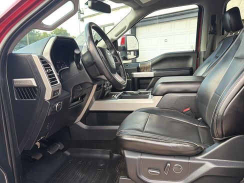 Used 2017 Ford F250 Lariat w/ Lariat Value Package AWD/4WD image 8