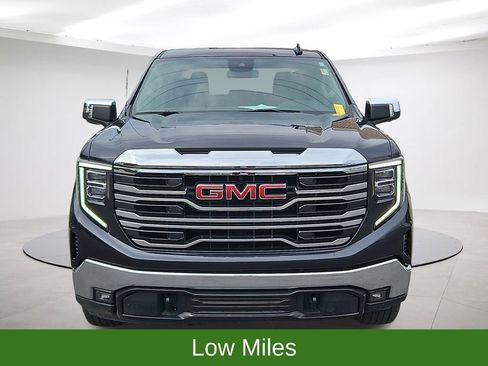 Used 2025 GMC Sierra 1500 SLT image 2