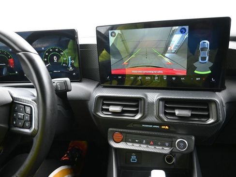 Used 2024 Ford Mustang Convertible image 18