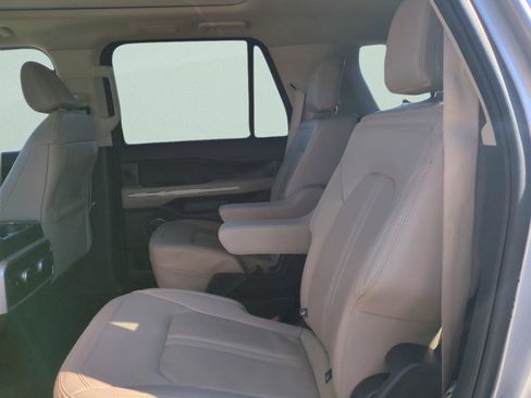 Used 2024 Ford Expedition Limited image 29