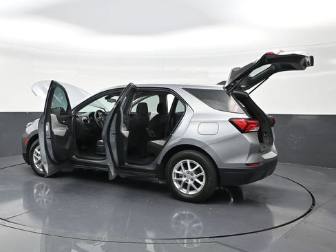 Used 2023 Chevrolet Equinox LS FWD image 31