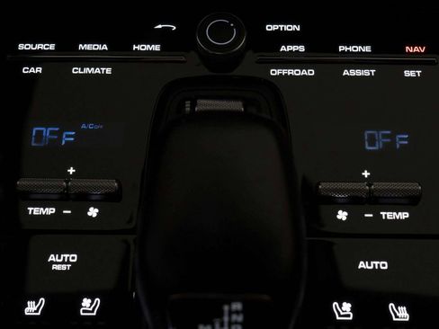 Used 2022 Porsche Cayenne Turbo GT AWD/4WD image 44