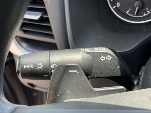 Used 2024 Nissan Rogue SV FWD image 29