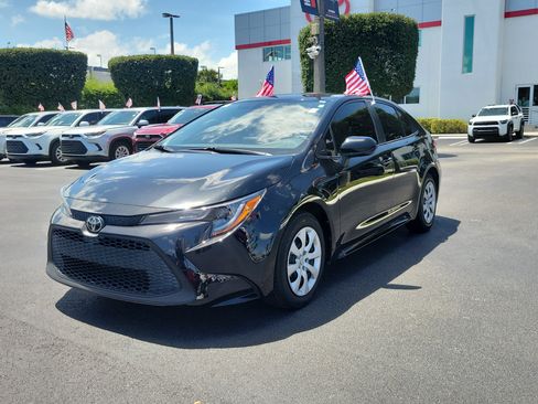 Used 2022 Toyota Corolla LE FWD image 6