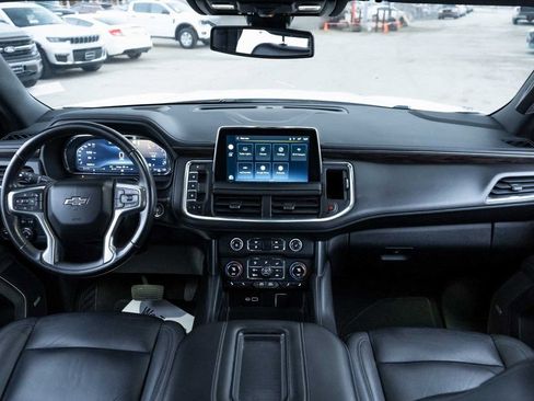 Used 2022 Chevrolet Suburban Z71 image 14