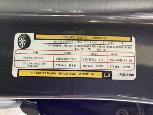 Used 2023 Jeep Grand Cherokee Overland w/ Luxury Tech Group IV AWD/4WD image 16