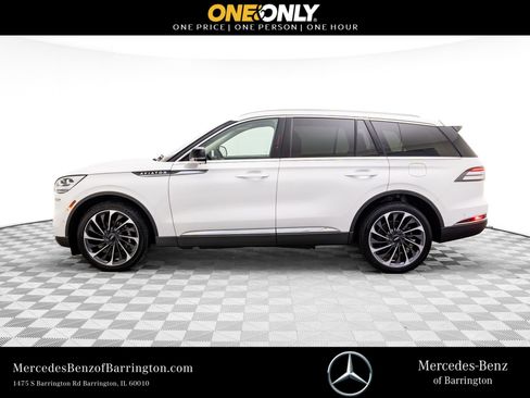 Used 2024 Lincoln Aviator Reserve w/ Equipment Group 201A image 2
