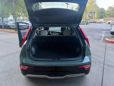 Certified 2023 Kia Niro Wind w/ Wind Preserve Package FWD image 17
