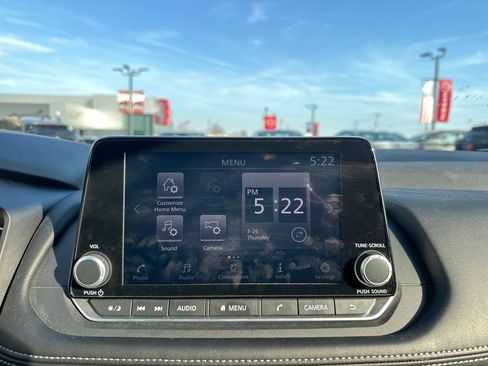 Used 2025 Nissan Rogue SV AWD/4WD image 10