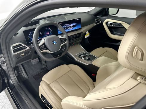 Used 2025 BMW 230i Coupe w/ Premium Package image 10