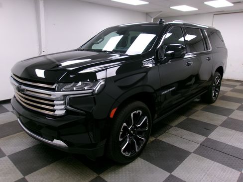 Certified 2023 Chevrolet Suburban High Country AWD/4WD image 1