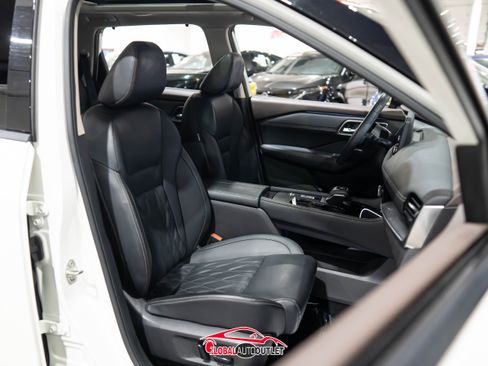 Used 2023 Nissan Rogue Platinum w/ Platinum Premium Package image 17