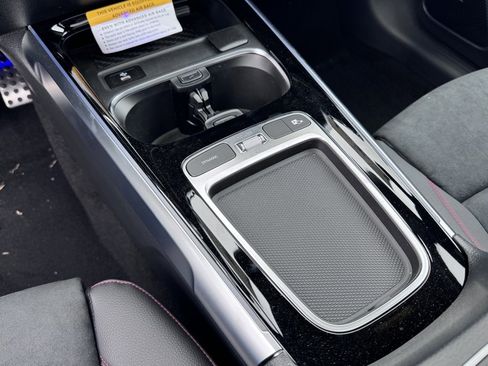 Used 2024 Mercedes-Benz GLB 250 image 26