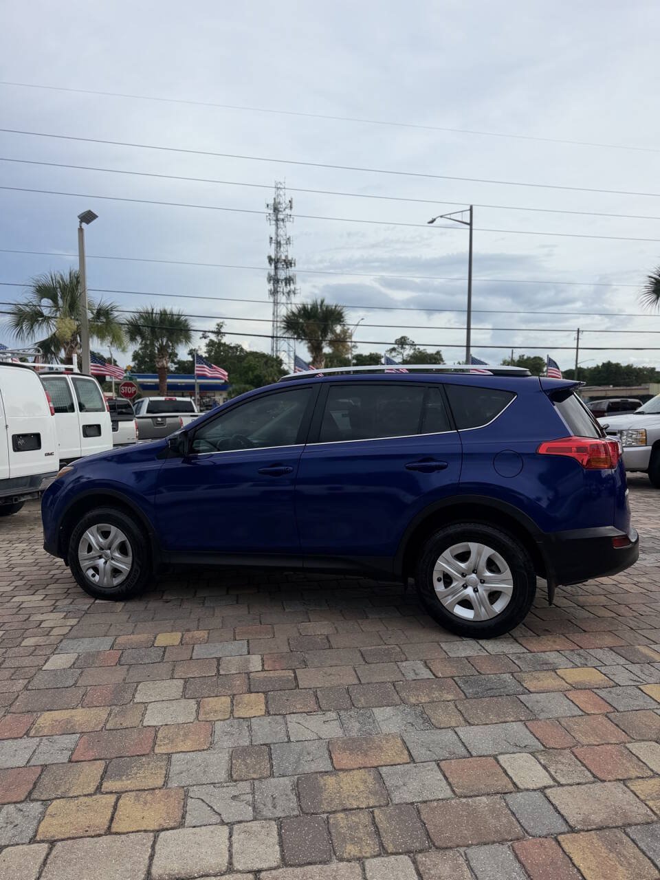 Used 2015 Toyota RAV4 LE FWD image 11