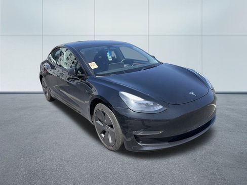 Used 2023 Tesla Model 3 Standard Range RWD image 3