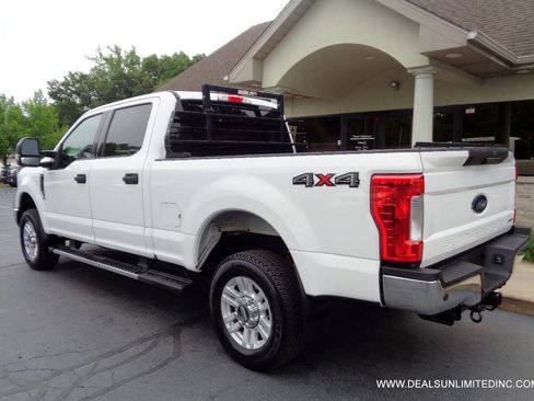Used 2019 Ford F250 XLT w/ XLT Value Package image 4