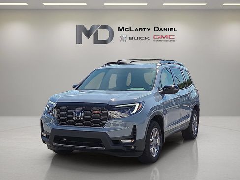 Used 2023 Honda Passport TrailSport image 3