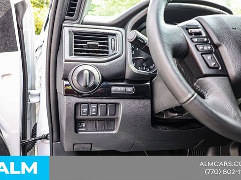 Used 2024 Nissan Titan SV w/ SV Convenience Package RWD image 21