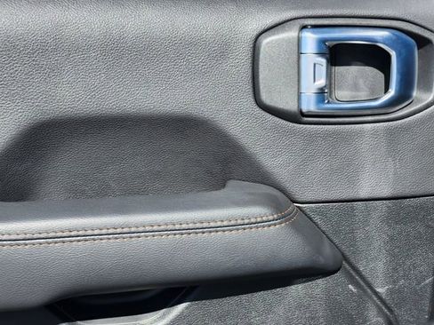 Used 2022 Jeep Wrangler Unlimited Rubicon w/ Trailer Tow Package image 15