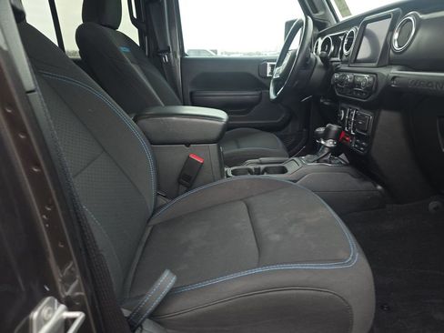 Used 2022 Jeep Wrangler Unlimited Rubicon 4xe w/ Cold Weather Group AWD/4WD image 5