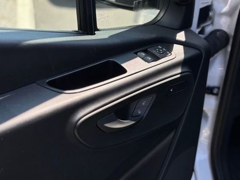 Used 2025 Mercedes-Benz Sprinter 2500 image 21