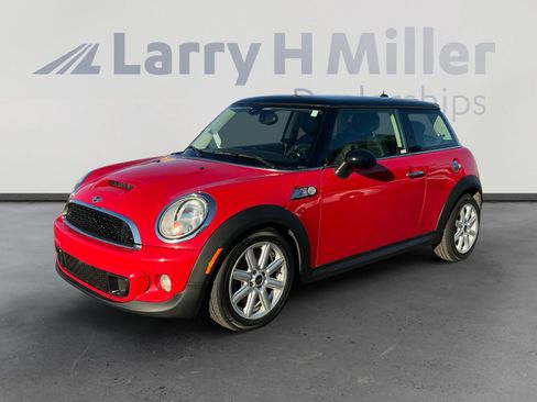 Used 2013 MINI Cooper S image 1