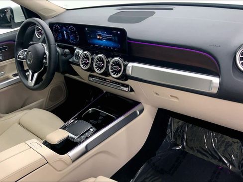 Certified 2022 Mercedes-Benz GLB 250 4MATIC image 10