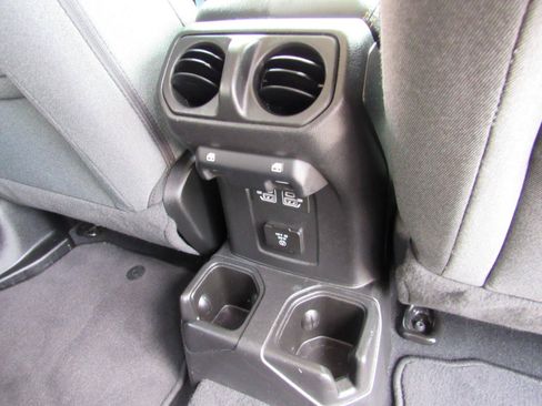Used 2024 Jeep Wrangler Unlimited Sahara w/ Technology Group AWD/4WD image 35