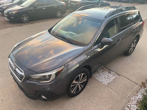 Used 2018 Subaru Outback 2.5i Limited AWD/4WD image 4