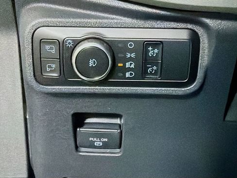 Used 2023 Ford Bronco Badlands image 11