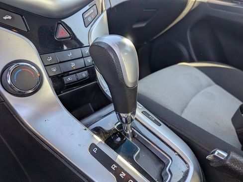 Used 2016 Chevrolet Cruze LS image 13
