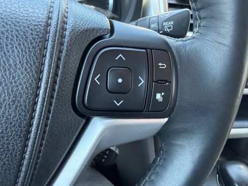 Used 2014 Toyota Highlander Limited FWD image 19