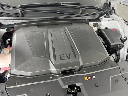 Used 2025 Hyundai Ioniq 5 SEL image 35