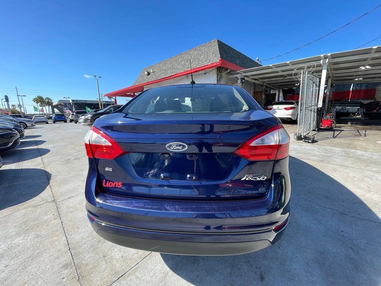 Used 2016 Ford Fiesta SE FWD image 5