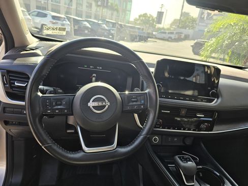 Used 2023 Nissan Rogue Platinum w/ Platinum Premium Package image 24