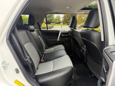 Used 2015 Toyota 4Runner SR5 Premium RWD image 19