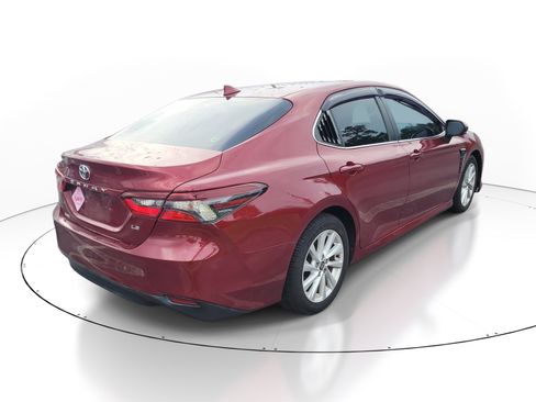 Used 2021 Toyota Camry LE FWD image 7