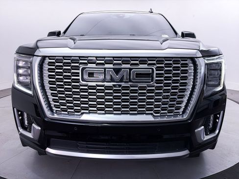 Used 2021 GMC Yukon XL Denali w/ Denali Ultimate Package RWD image 13